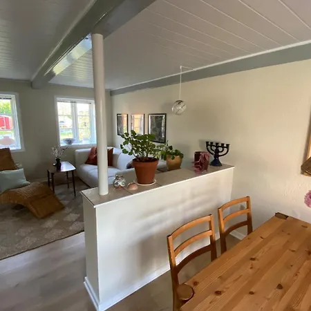 Cozy And Stylish Close To The Sea 度假居